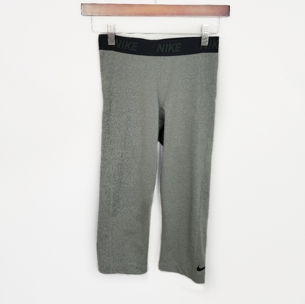 Women's Size small Nike Capris